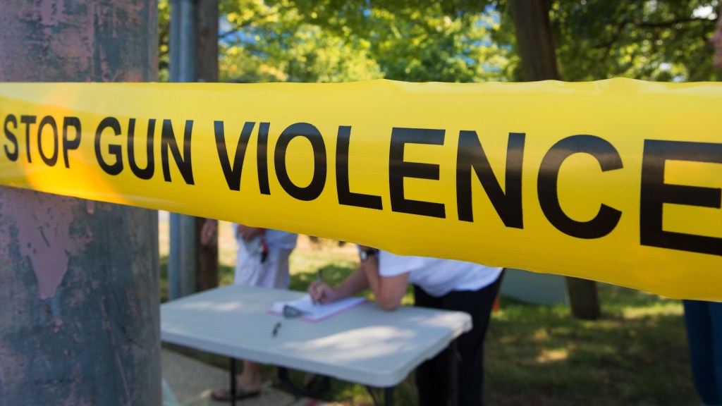 3 Dead and 14 Injured in Chattanooga Bar&nbsp;Shooting