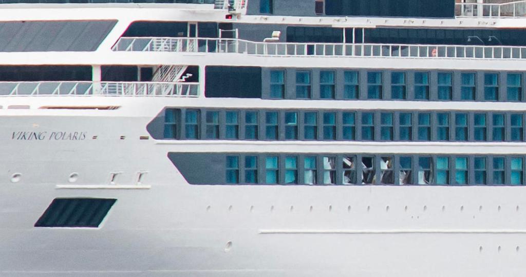 1 Dead and 4 Hurt After Giant ‘Rogue Wave’ Crashes into Antarctica-Bound Cruise&nbsp;Liner